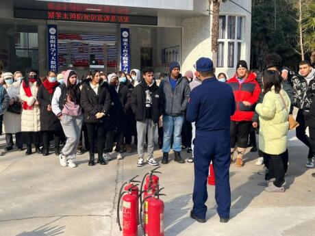 消防安全宣传进校园 助留学生平安过寒假